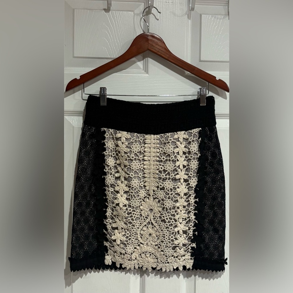 Chic Lace Mini Skirt in Black and Cream